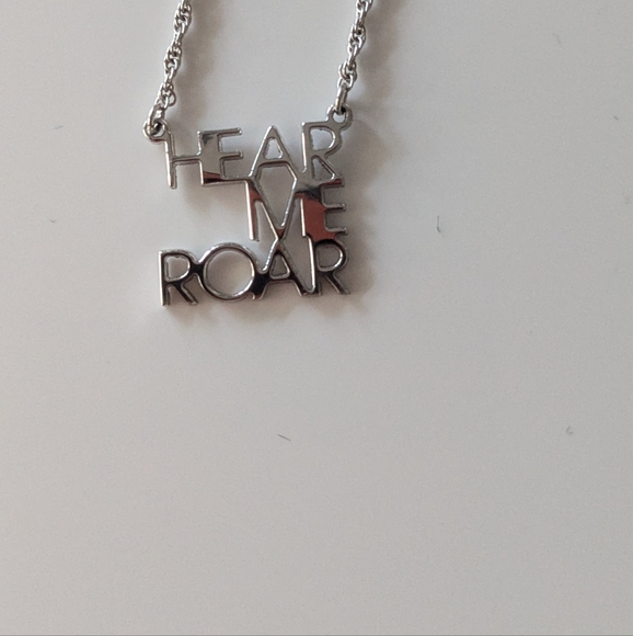 Hear Me Roar necklace - Picture 2 of 4